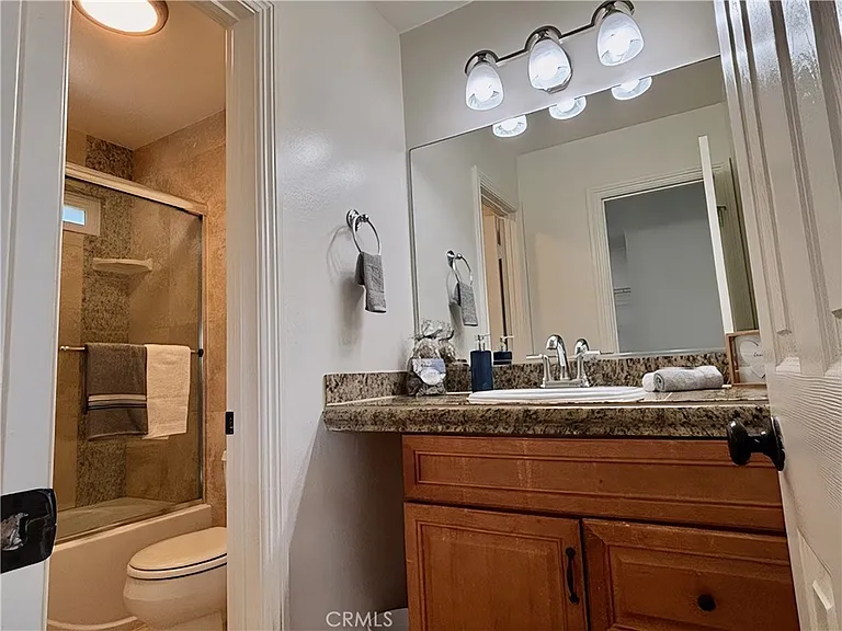 2558 Orange Ave #6 — Photo 8