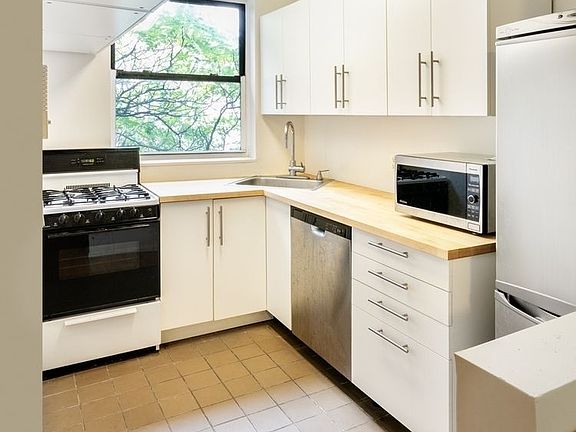 5th image of 169 E 102nd St APT 3C