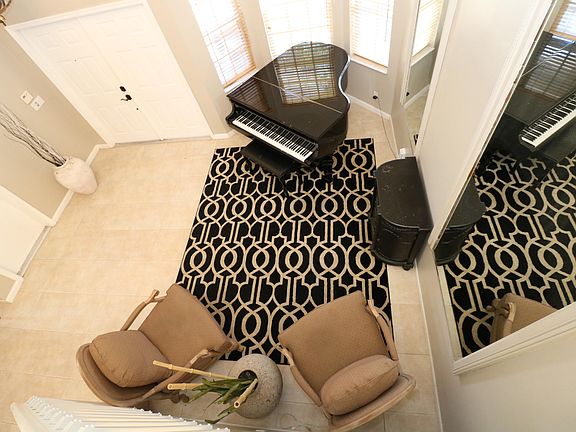 Home For Sale In Thoroughbred Lakes