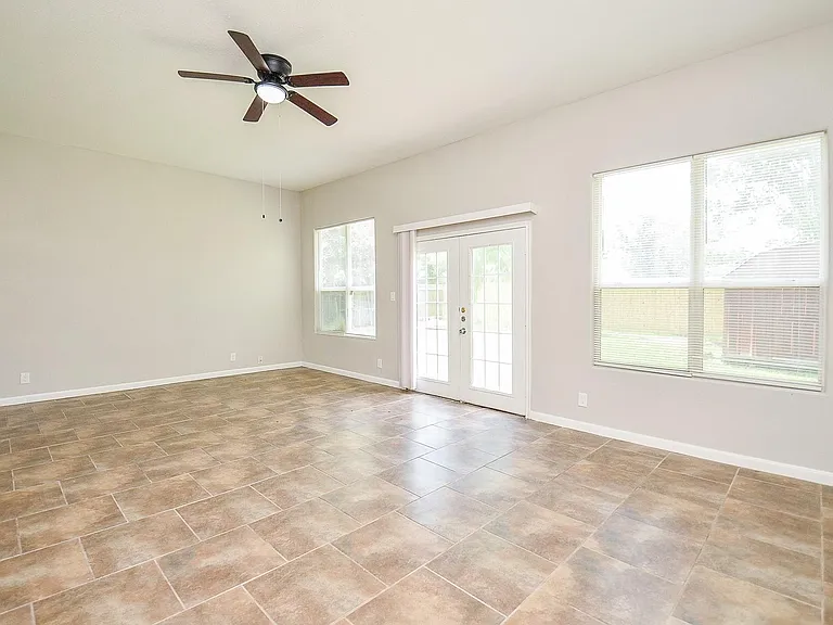 2110 Pickerton Dr — Photo 12