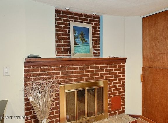 5th image of 250 Green Valley Dr
