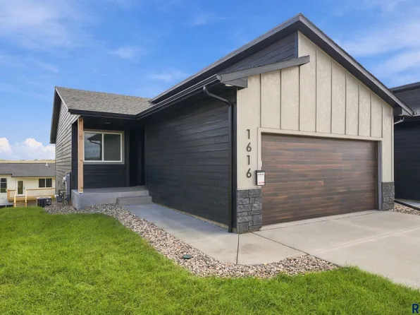 1616 N Tillie Ave, Sioux Falls, SD 57110