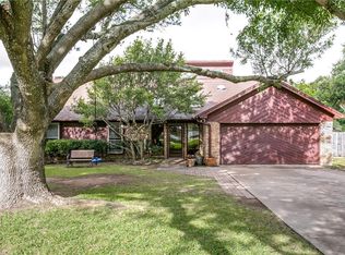 2409 Meadow Creek Dr, Bedford, TX 76021