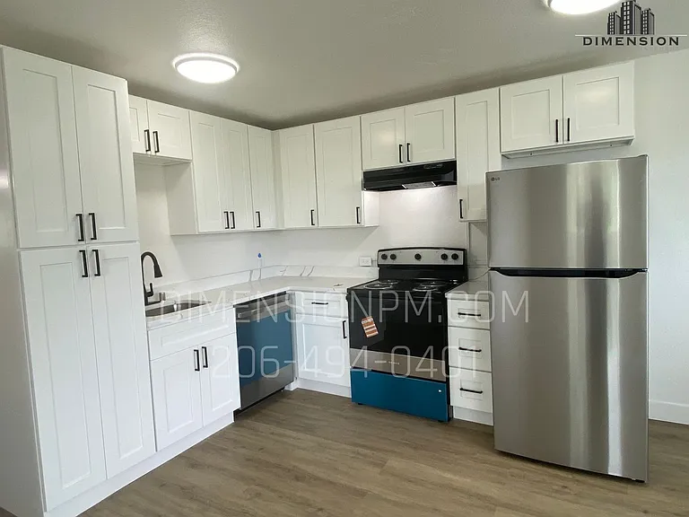 Christine Apartments — Photo 18