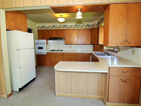 4th image of 424 Highland Ave