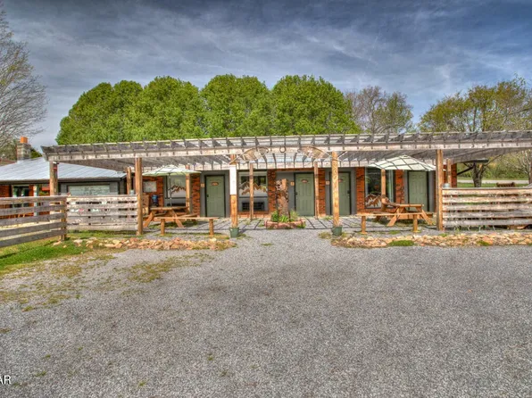 3804 Wears Valley Rd, Sevierville, TN 37862