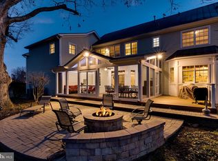 10208 Colvin Run Rd, Great Falls, VA 22066