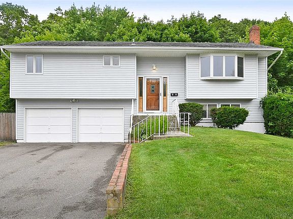 2nd image of 49 Circle Dr N