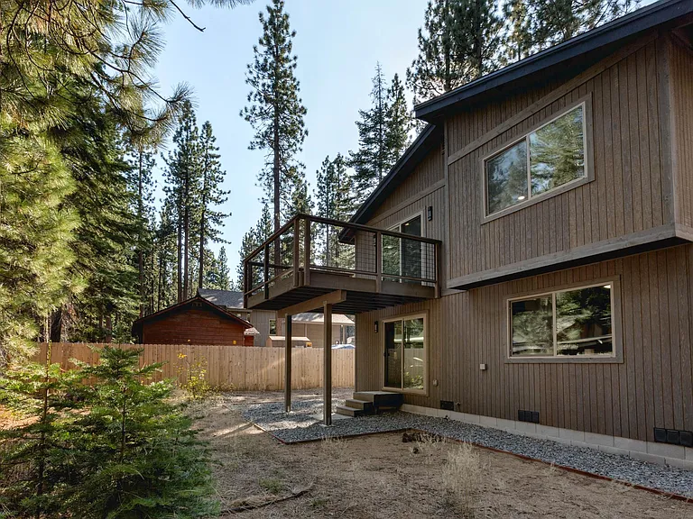 1243 Margaret Ave — Photo 19
