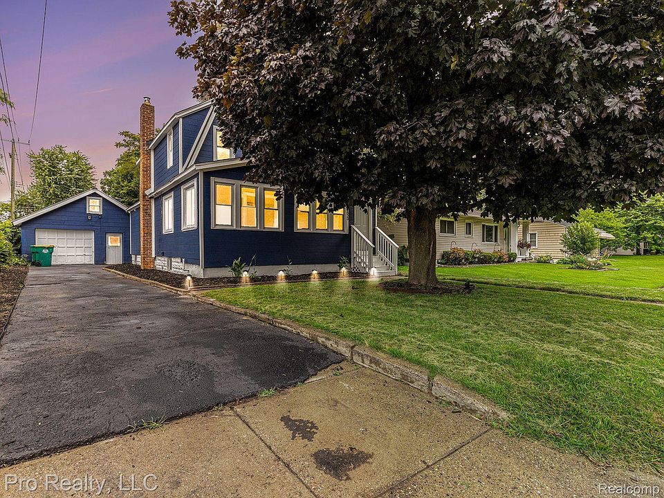 1st image of 823 Parkwood Ave