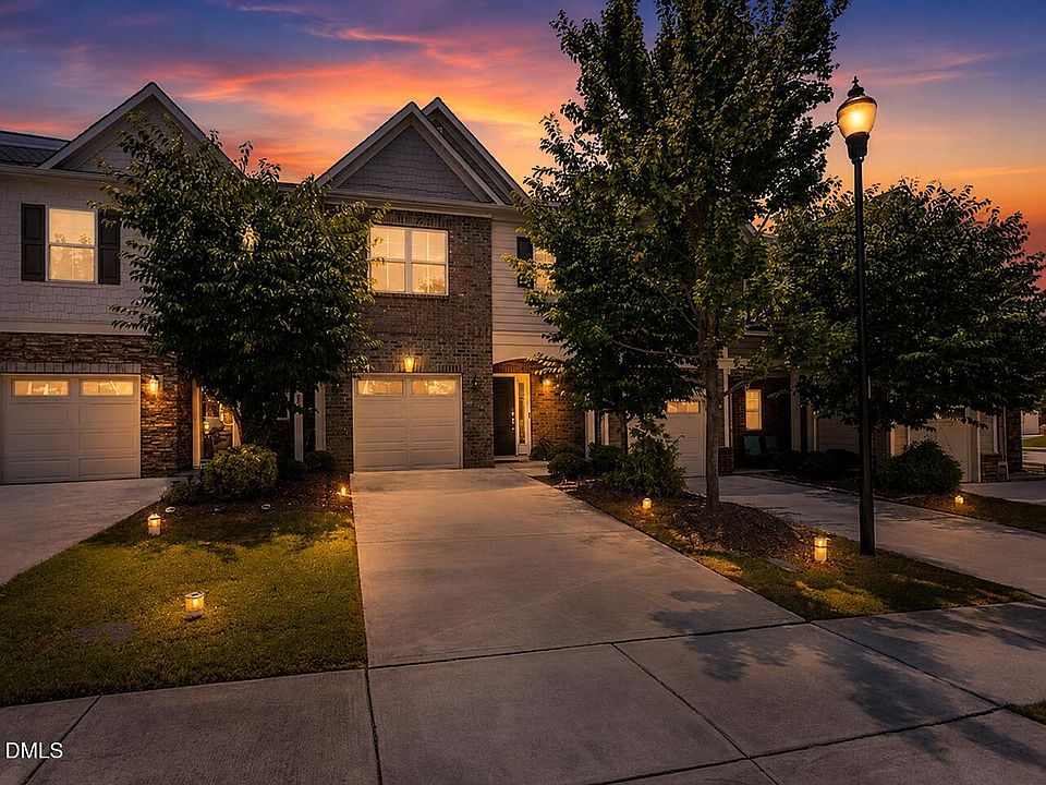 1st image of 205 Castien Cove Pl
