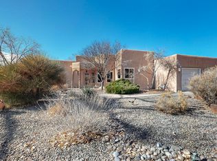 343 Nara Visa Ct NW, Los Ranchos De Albuquerque, NM 87107