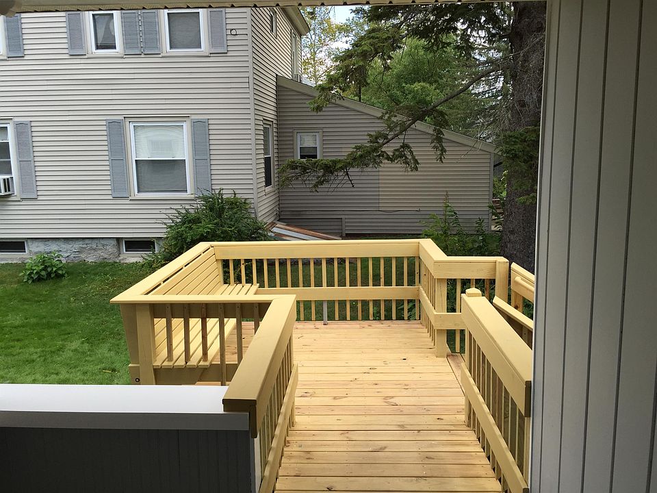 10 Holly lower apartment deck