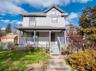 241 4th St E, Riverside, IA 52327