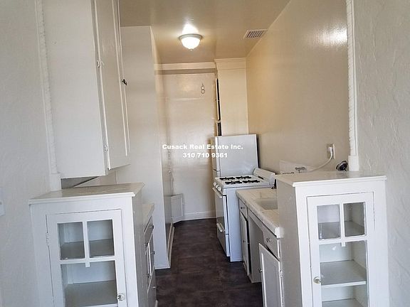 3rd image of 3900 Beverly Blvd