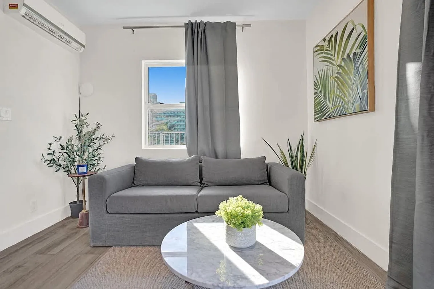 2 bed, 1.0 bath, 3229 sqft, $8,950 — Photo 2