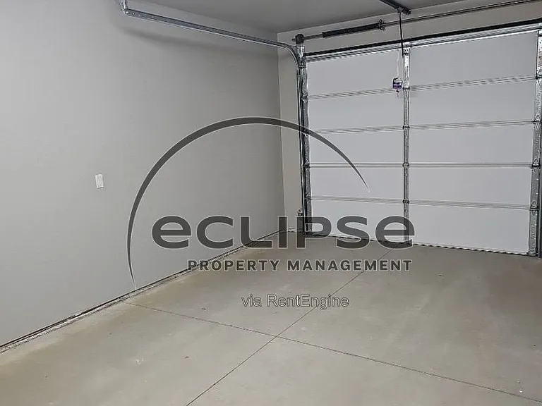 529 Washington Ave — Photo 10