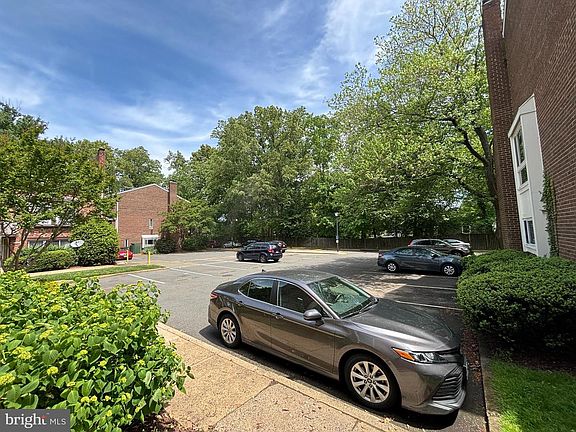 5th image of 3738 Persimmon Cir