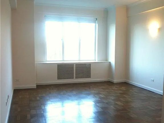 3rd image of 40 Central Park S #8A