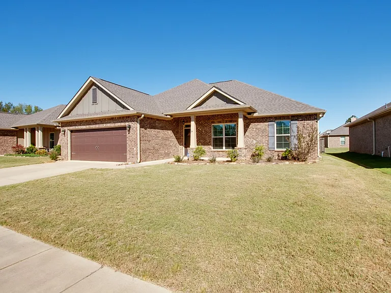 602 Penny Jar Ln NW — Photo 1