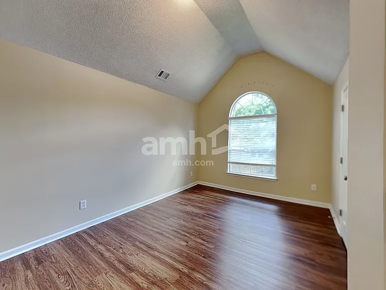 4445 Tuckahoe Ct — Photo 16