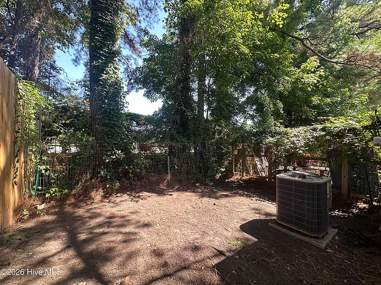 414 Myrtlewood Cir — Photo 8