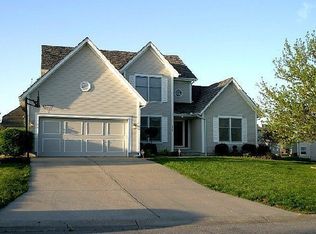 328 SW Seagull St, Lees Summit, MO 64082