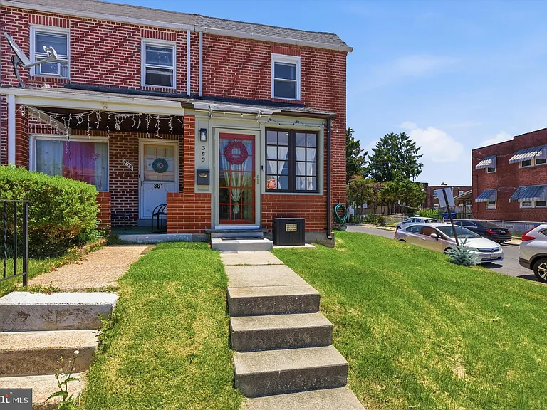 363 Gusryan St — Photo 1