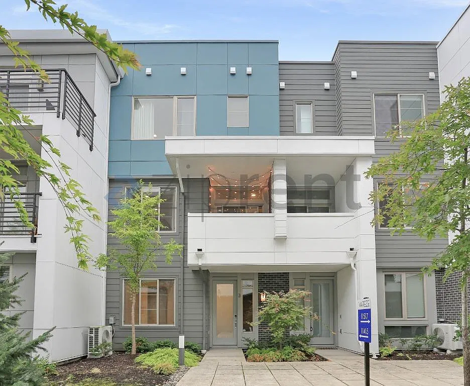 3 bed, 2.5 bath, 1538 sqft, $4,355 — Photo 1