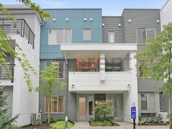 11415 117th Ln NE #3, Kirkland, WA 98034