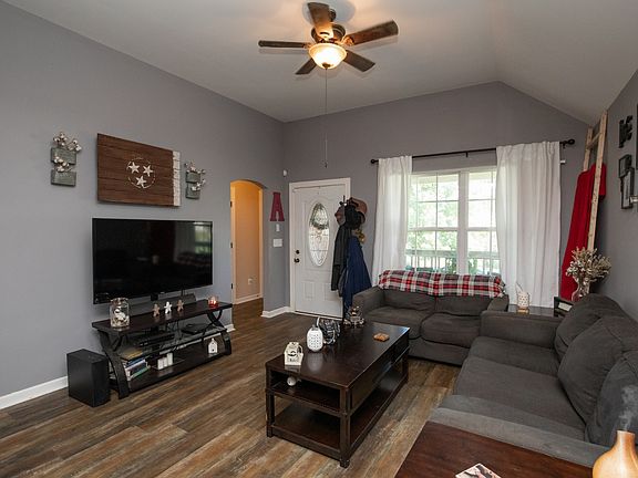 5th image of 804 Idlewild Dr