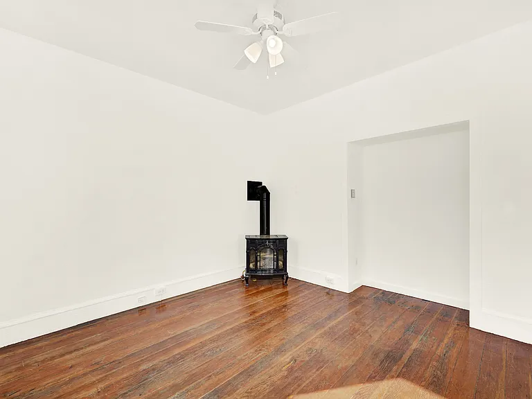 520 Indian Aly — Photo 6