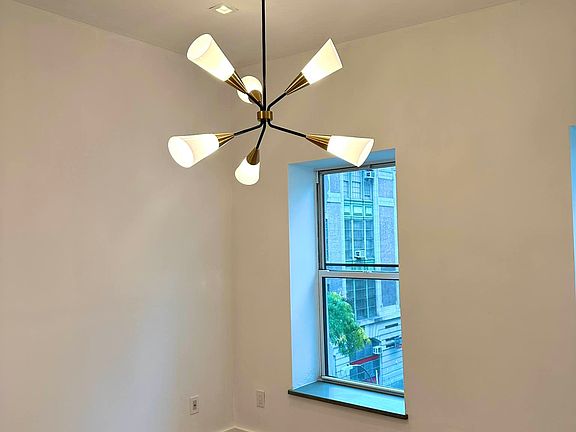 2nd image of 324 W 47th St APT 5D