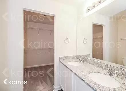 4th image of 3900 Miller Dr