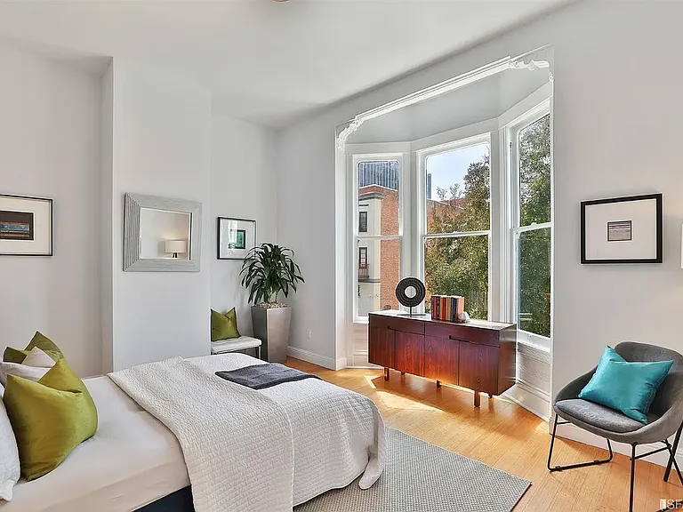 685 Capp St — Photo 35
