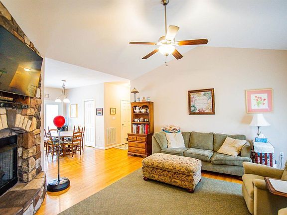2nd image of 60 Jeter Ct