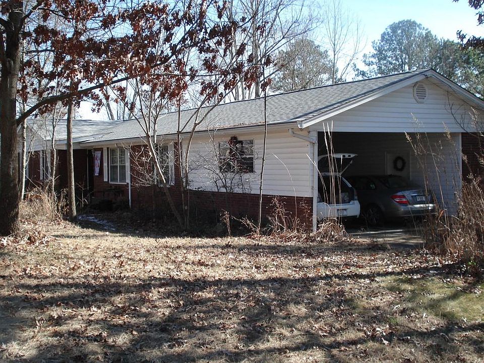 2nd image of 3200 Chantilly Dr