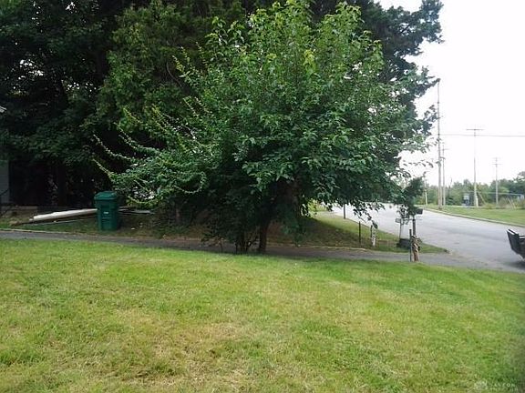 4th image of 1878 Stewart Blvd