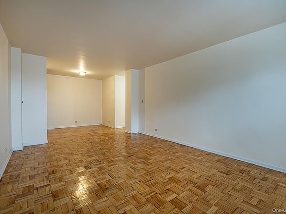 4th image of 55 Knolls Crescent #6C