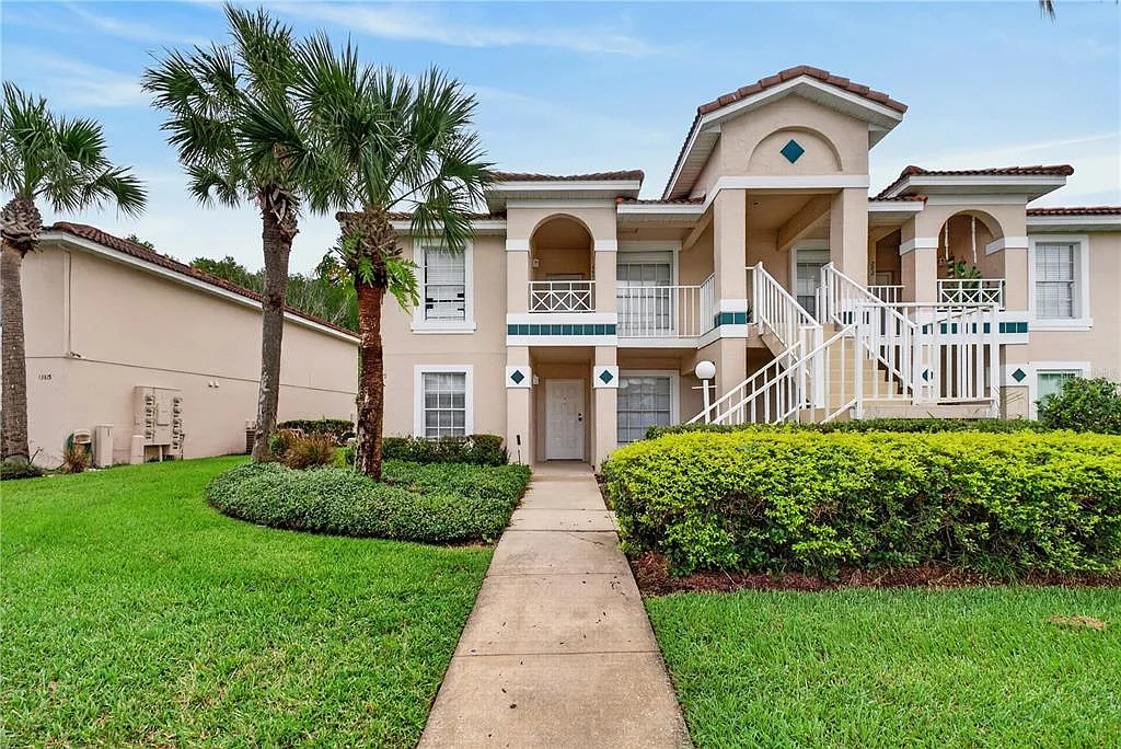 13829 Timberland Dr — Photo 2
