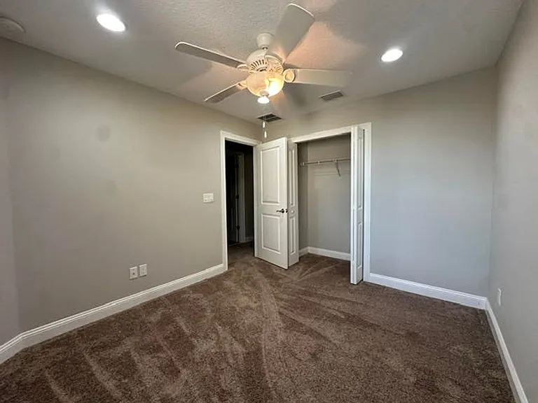 91 Richmond Dr — Photo 16