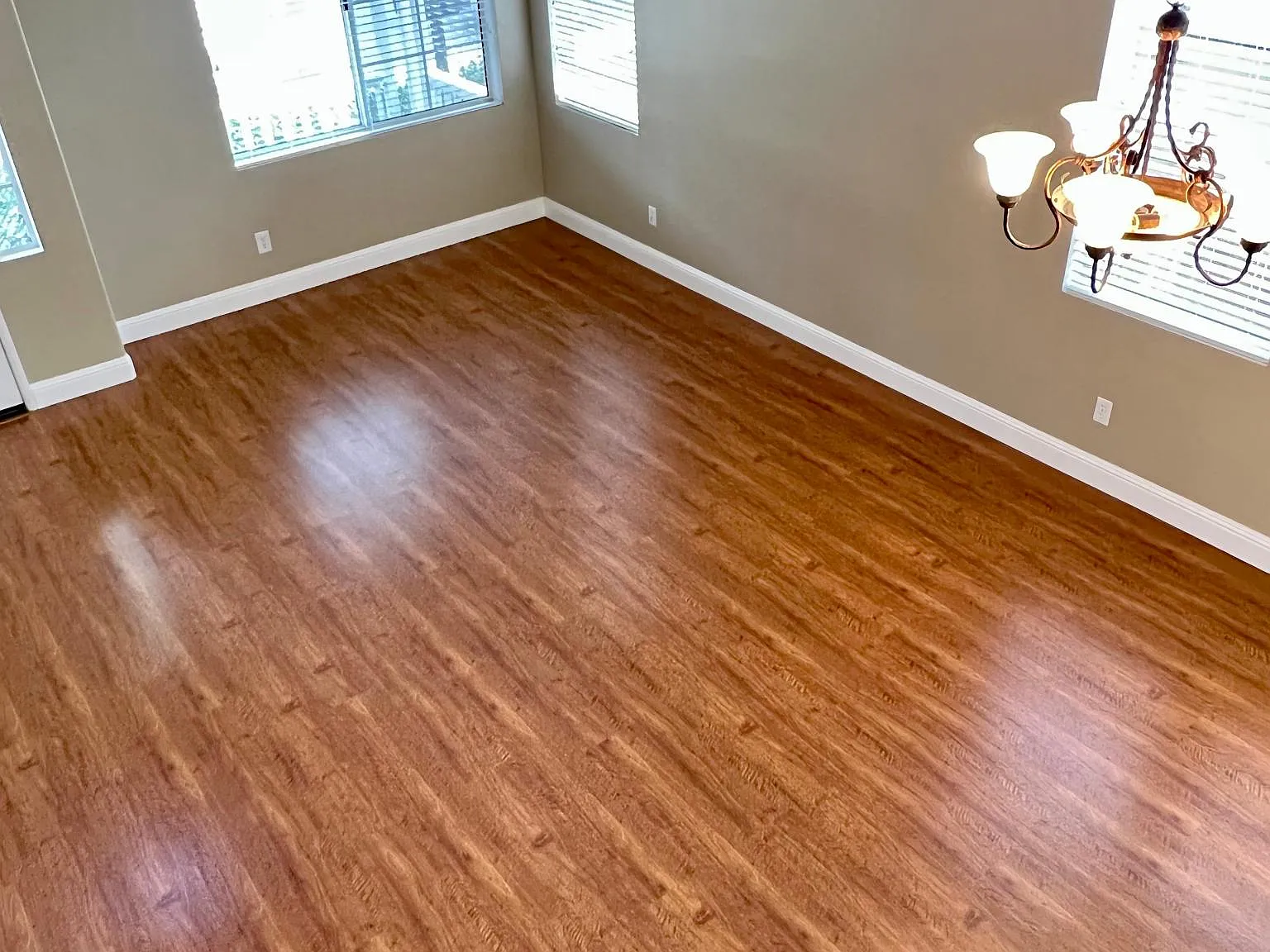 3 bed, 2.5 bath, 1738 sqft, $4,900 — Photo 4