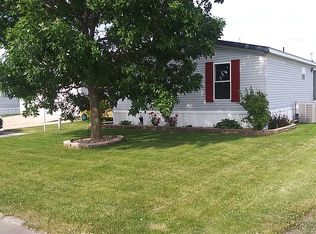 877 Celtic Dr, Waukee, IA 50263