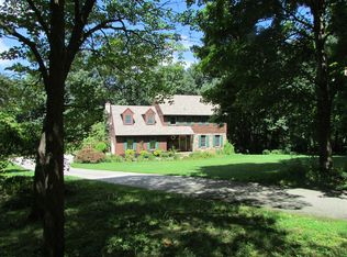 10 Hickory Ln, Chester Springs, PA 19425