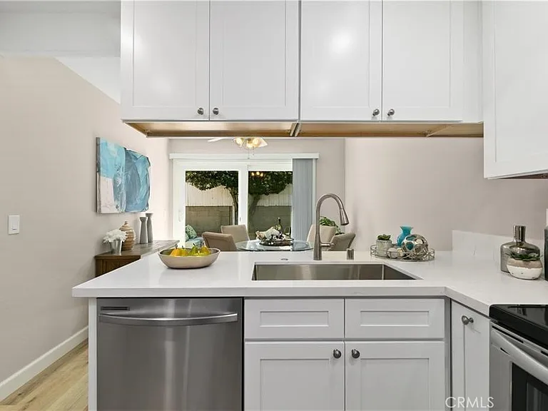 713 N Morgan St #B — Photo 9