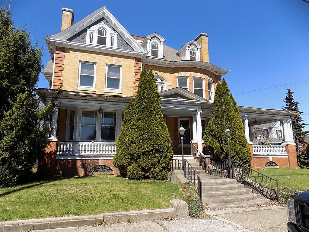 207 Market St photo 1