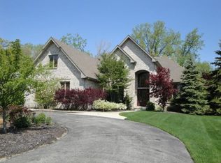 9020 Rolling Hill Rd, Holland, OH 43528