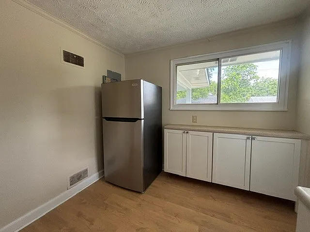 469 McPhee Drive — Photo 3
