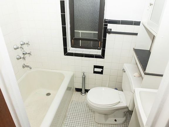 2nd image of 208 E 84th St APT 4A