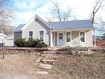 3 bed, 1069 sqft, $3,100 — Photo 1